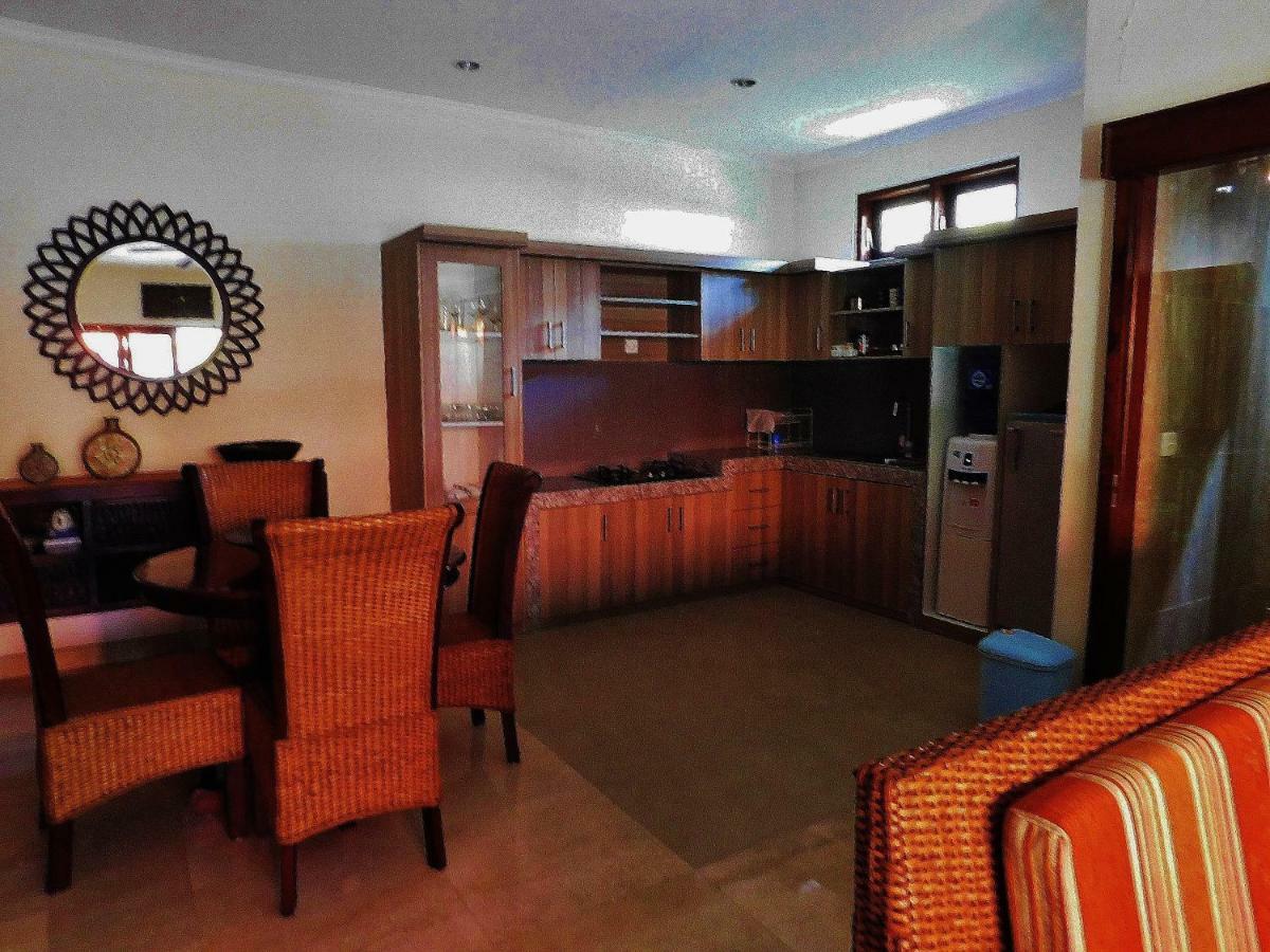 Villa Heliconia Seminyak Esterno foto