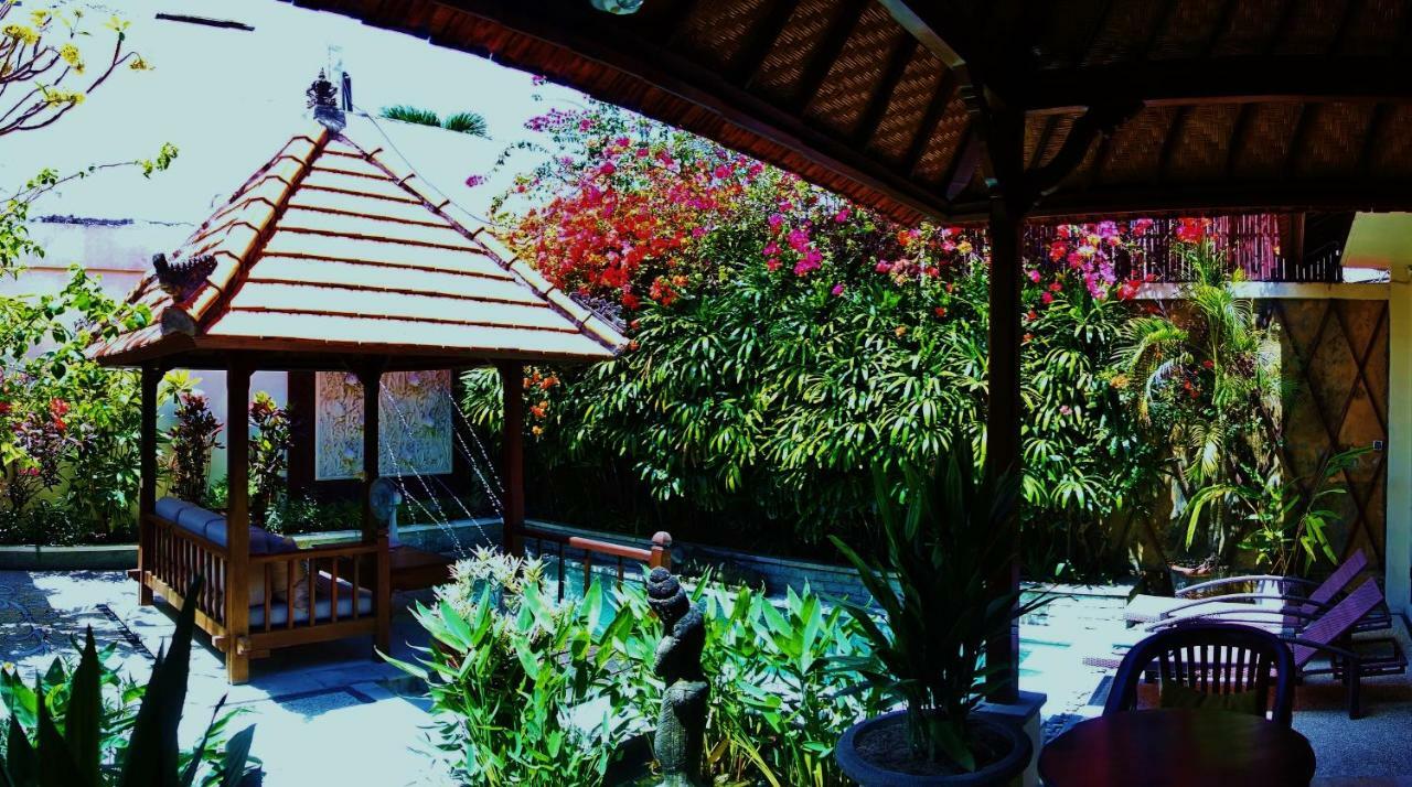 Villa Heliconia Seminyak Esterno foto