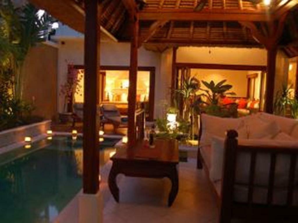 Villa Heliconia Seminyak Esterno foto