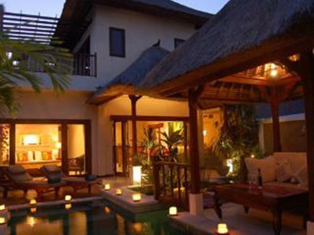 Villa Heliconia Seminyak Esterno foto